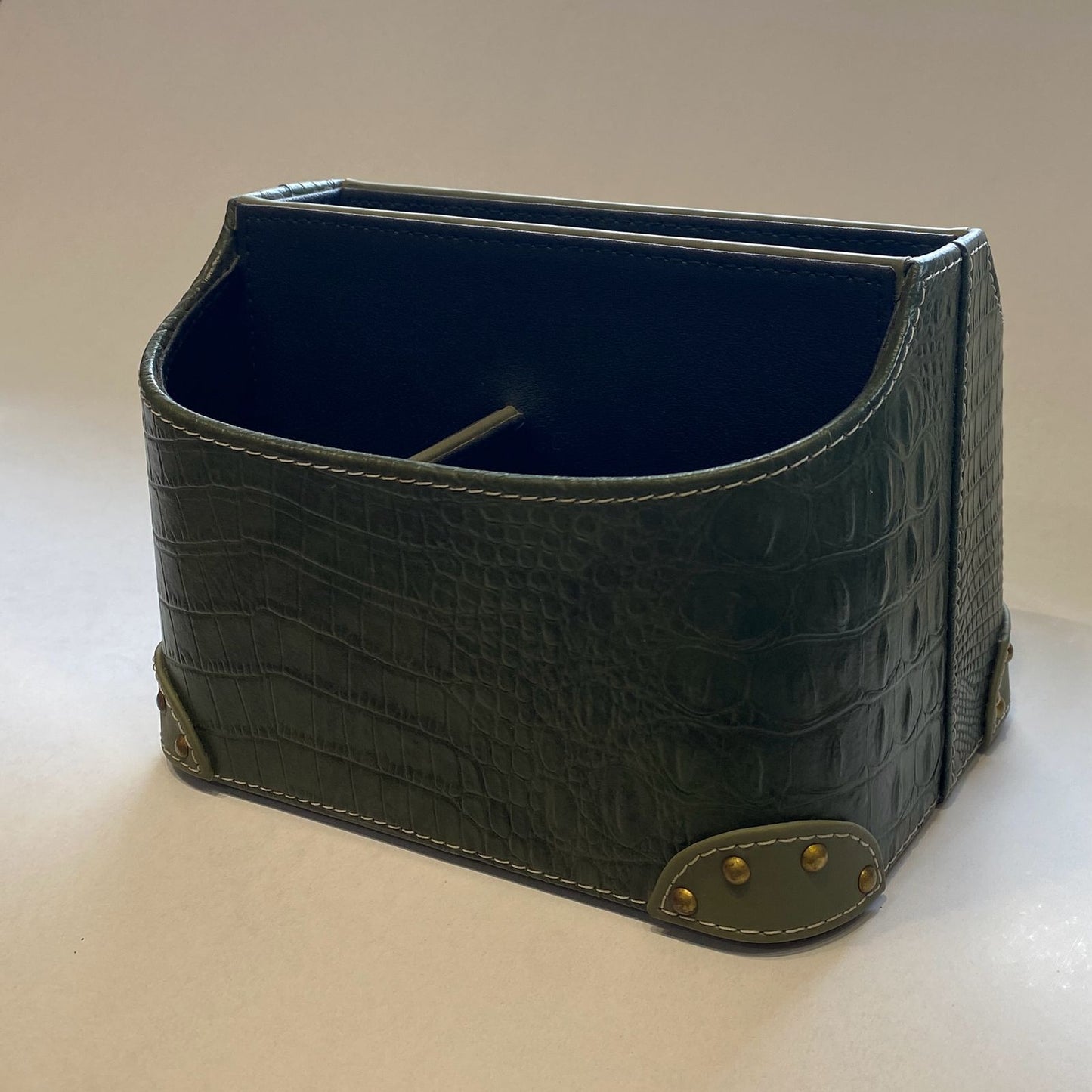 MULTI UTILITY HOLDER