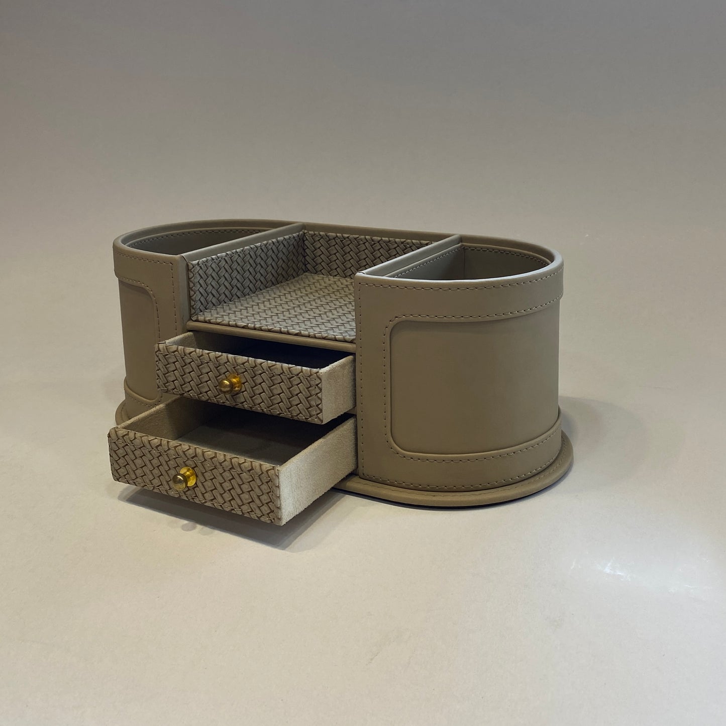 TABLE ORGANIZER