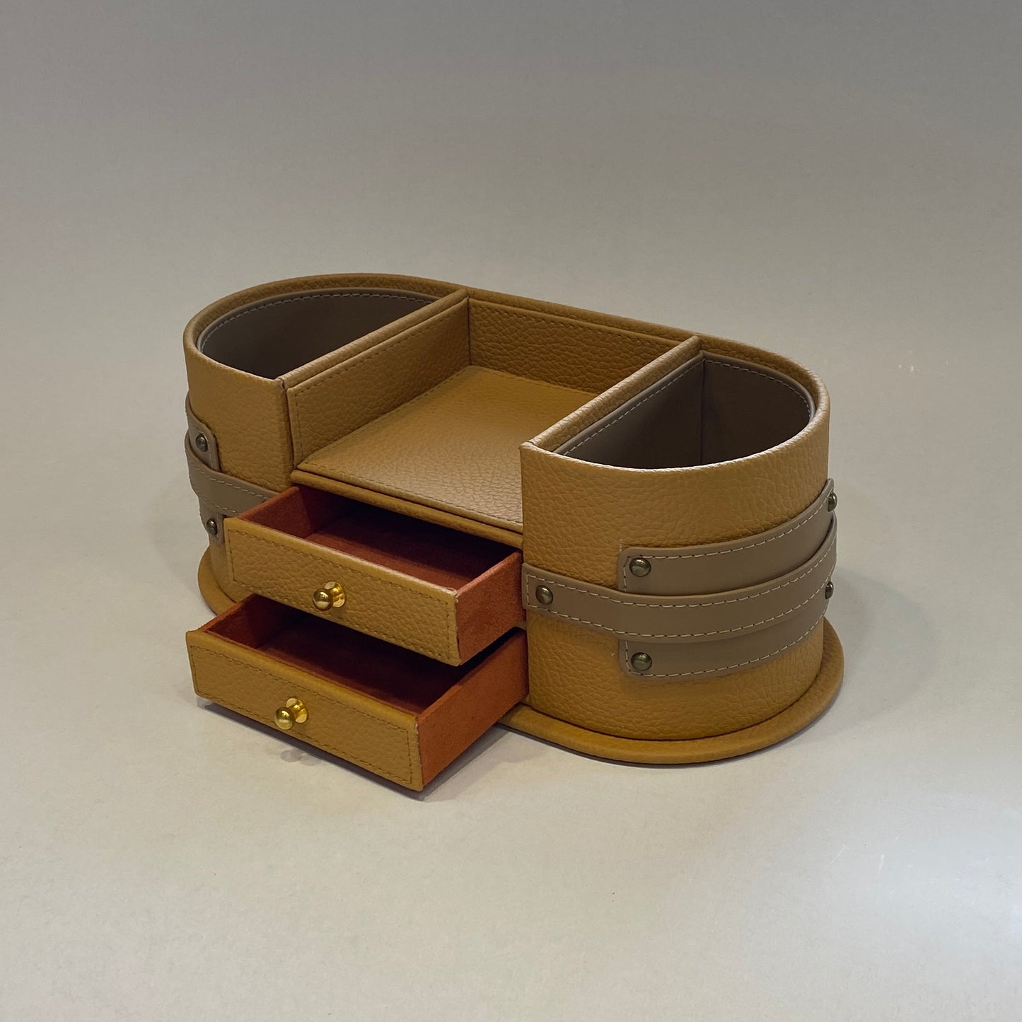 TABLE ORGANIZER